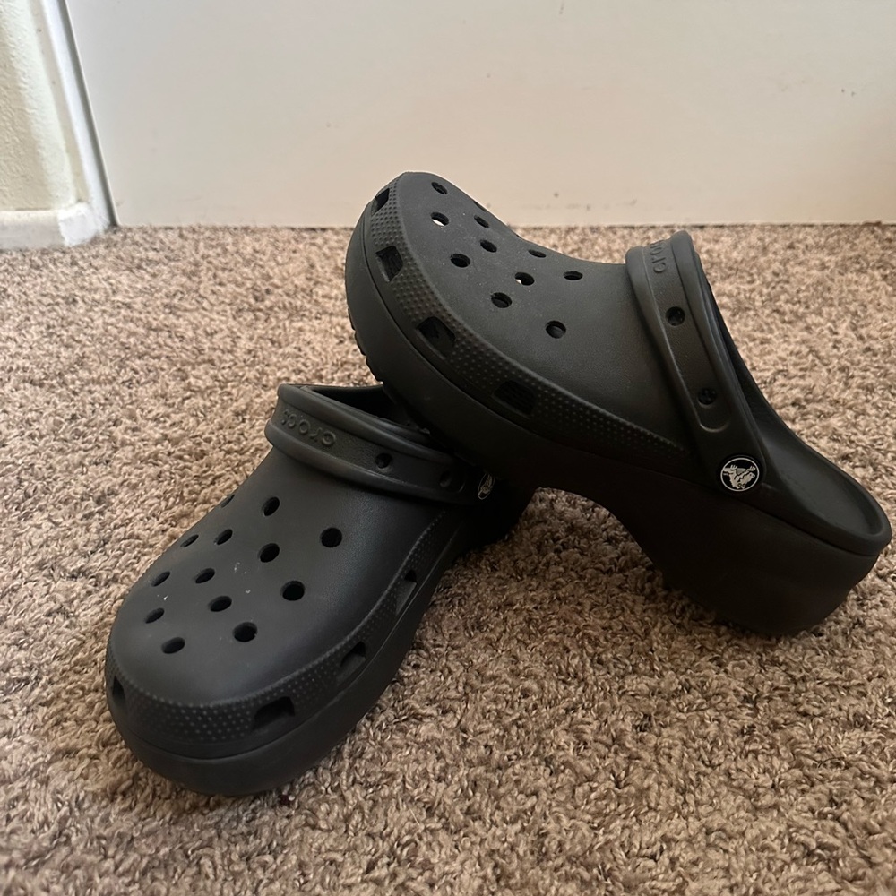 Black Platform Croc